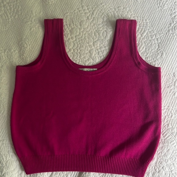 St. John Collection Tops - St John knit raspberry pink tank size M
